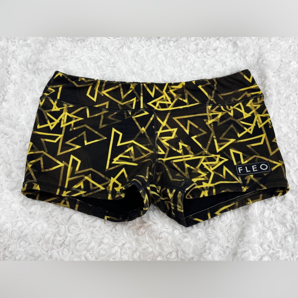 Fleo XL Shorts 3.25 Like New Condition